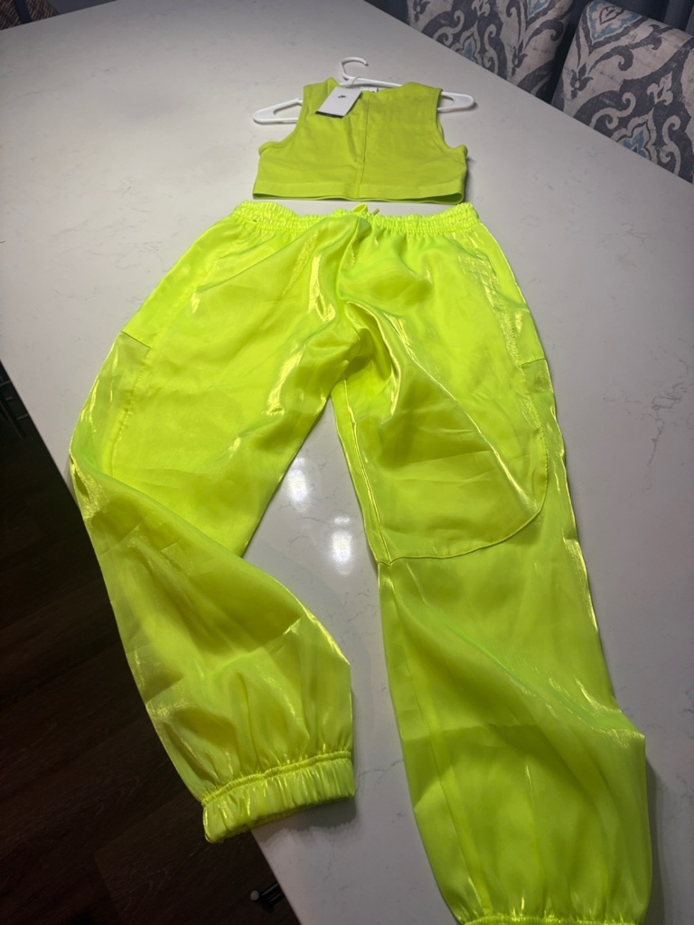 Nike Neon Lime Green Cropped Tank & Shiny Joggers Set - Picture 2 of 4